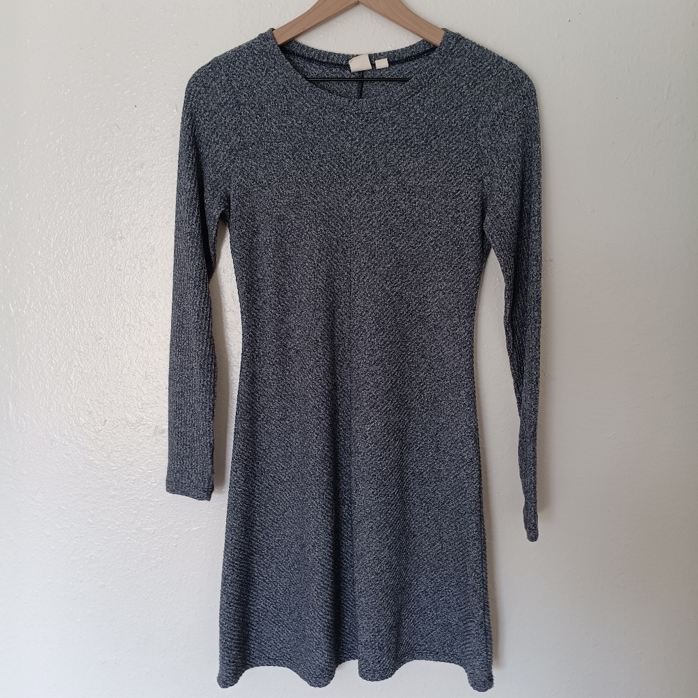 GAP Womens size XS grey knit Sweater dress like new condition!